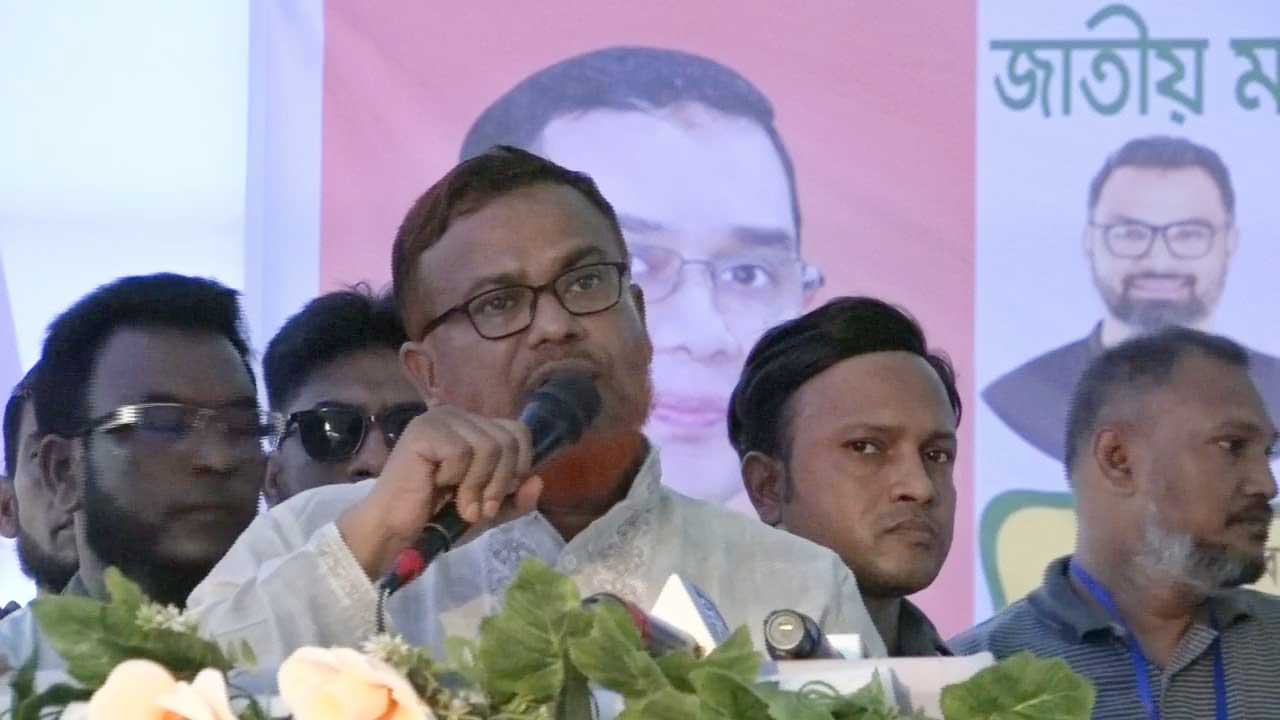 সংস্কারের দোহাই দিয়ে দেশকে বিপদে ফেলবেন না: মোস্তফা জামান